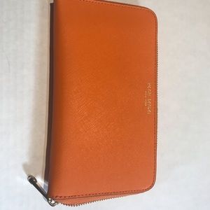 Henri Bendel wallet with 16 card slots